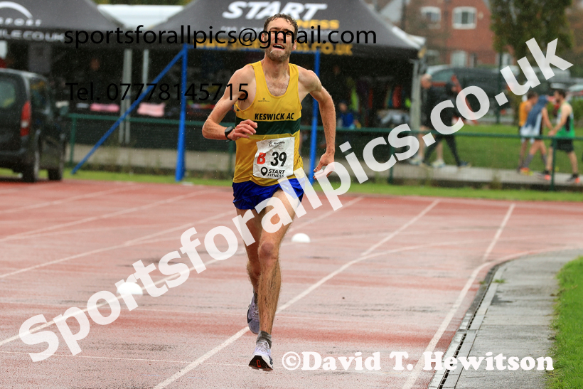 Senior Mens 6 Stage 2025 Northern Athletics Autumn Road Relays, Leigh, Lancashire. Photo: David T. Hewitson/Sports for All Pics
